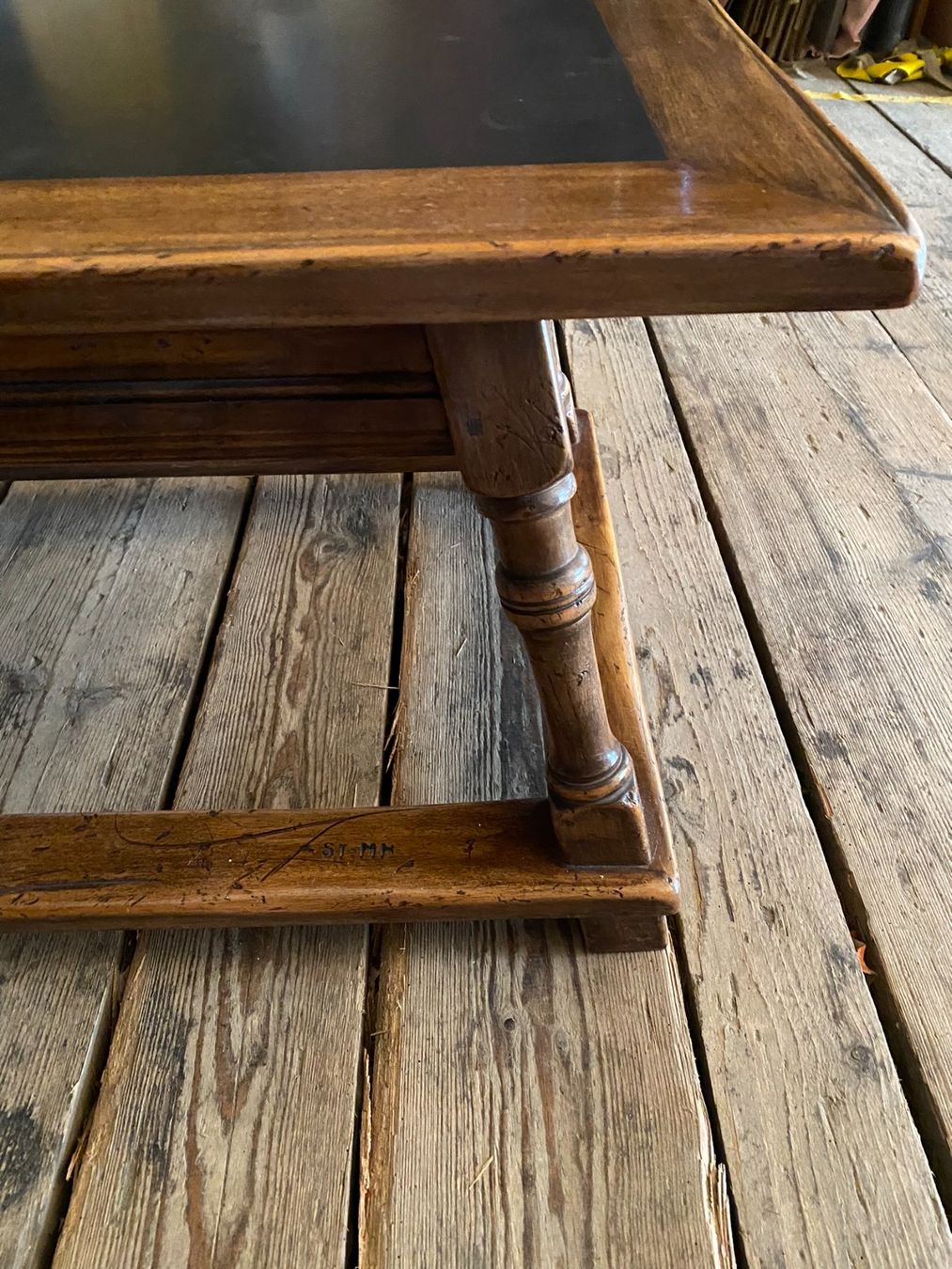 Massivholztisch aus dem 18. Jahrhundert